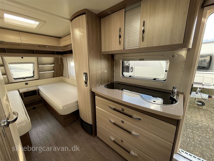 Hobby De Luxe 495 UL